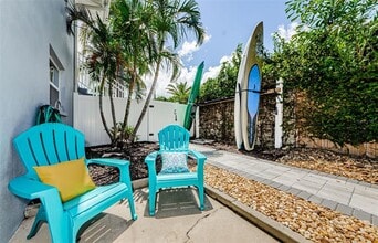 2186 Edythe Dr in Dunedin, FL - Building Photo - Building Photo