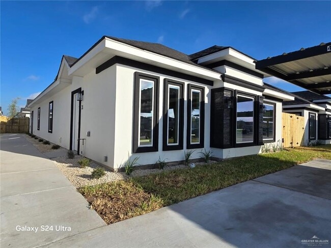 12 S Xanthia St in Alton, TX - Building Photo - Building Photo