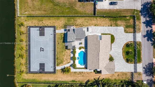 property at 3401 SW 141st Ave