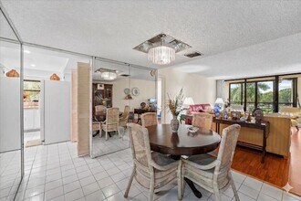 16251 Golf Club Rd in Weston, FL - Building Photo - Building Photo