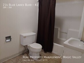 214 Blue Lakes Blvd in Twin Falls, ID - Building Photo - Building Photo