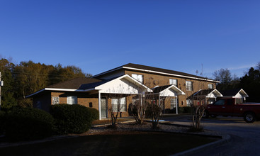 Robertsdale Village in Robertsdale, AL - Foto de edificio - Building Photo