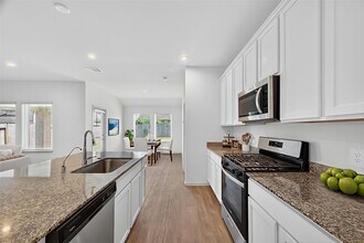 9721 Chelsea St in Texas City, TX - Building Photo - Building Photo