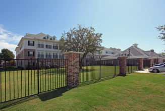 Twin Rivers Senior Living in Richardson, TX - Building Photo - Building Photo