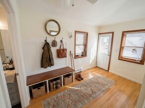 36 Park Ave, Unit 1 in Cambridge, MA - Foto de edificio - Building Photo