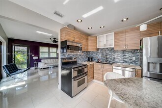 1473 NW 10th St in Dania Beach, FL - Building Photo - Building Photo