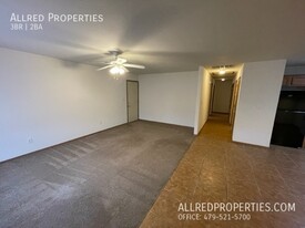 401 E Asher Ct in Rogers, AR - Building Photo - Building Photo