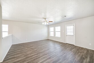 4915 Winding View Ln in Humble, TX - Building Photo - Building Photo