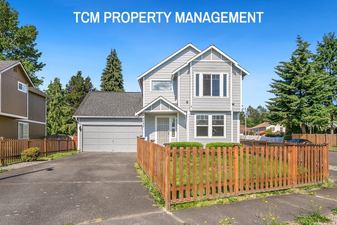 5202 E E St in Tacoma, WA - Building Photo