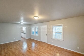 111 S Barker Rd in Spokane Valley, WA - Building Photo - Building Photo