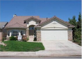 10337 N Baird Ave in Fresno, CA - Building Photo