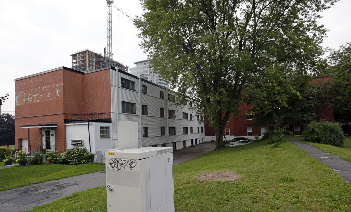 Beechgrove Apartments in Ottawa, ON - Building Photo