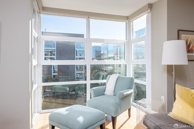 330 Mission Bay Boulevard North in San Francisco, CA - Foto de edificio - Building Photo