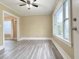 1165 Howard Ave in Windsor, ON - Building Photo