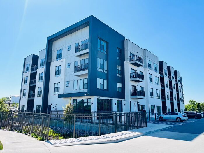 1677 54th Ave N in Nashville, TN - Building Photo
