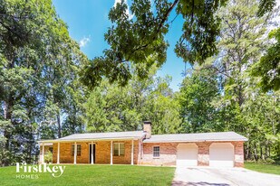 6580 Short Rd in Fairburn, GA - Building Photo