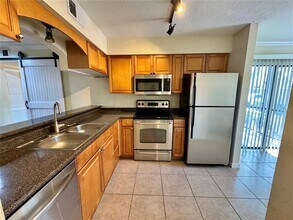10155 Sailwinds Blvd S in Largo, FL - Building Photo - Building Photo