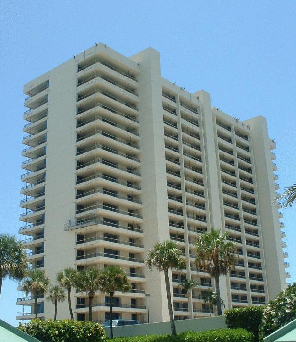 The Admiral at Island Dunes in Jensen Beach, FL - Building Photo