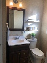 106 E 2nd St in Milan, MI - Foto de edificio - Building Photo