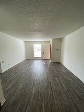 714 Centre St-Unit -Unit C in Savannah, GA - Foto de edificio - Building Photo