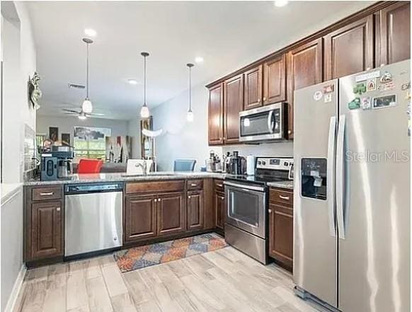 1117 Hillhurst Dr in Wesley Chapel, FL - Building Photo - Building Photo