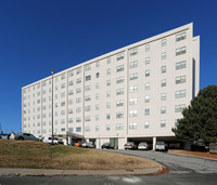 Plaza Towers in Kansas City, KS - Foto de edificio - Building Photo