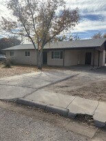 1143 De Vargas Ct in Los Lunas, NM - Building Photo