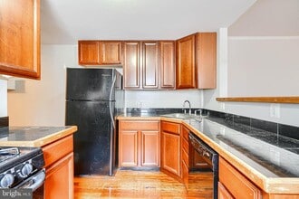 1302 S Hanover St in Baltimore, MD - Building Photo - Building Photo