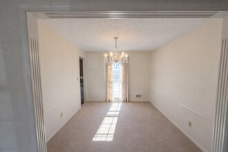 7500 Cove Dr in Louisville, KY - Building Photo - Building Photo