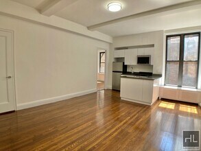 EAST 46 STREET in New York, NY - Building Photo - Building Photo
