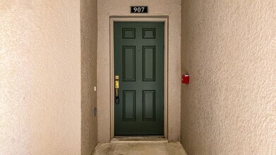 9434 Myrtle Creek Ln in Orlando, FL - Building Photo - Building Photo