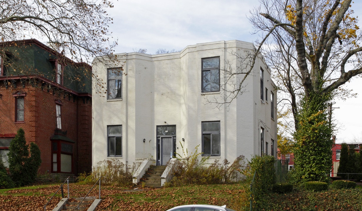 735 N Highland in Pittsburgh, PA - Building Photo