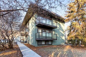 10172-10113 113 St in Edmonton, AB - Building Photo - Building Photo