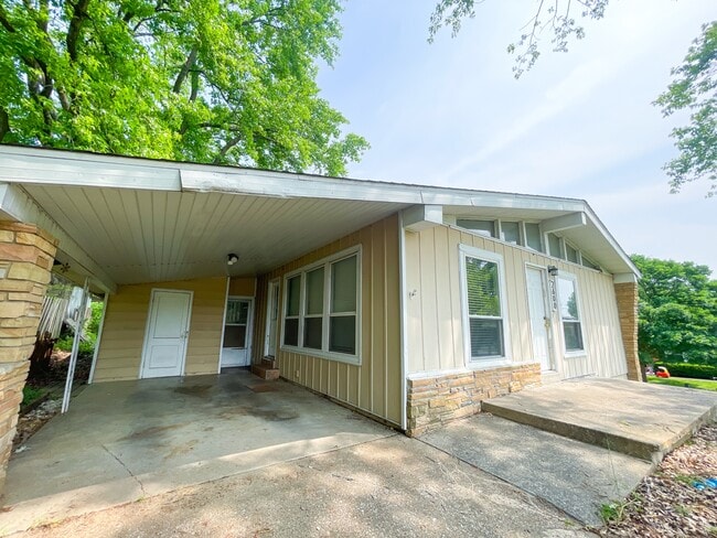 property at 2600 Leroy Dr