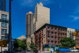 451 E 83rd St in New York, NY - Building Photo - Building Photo