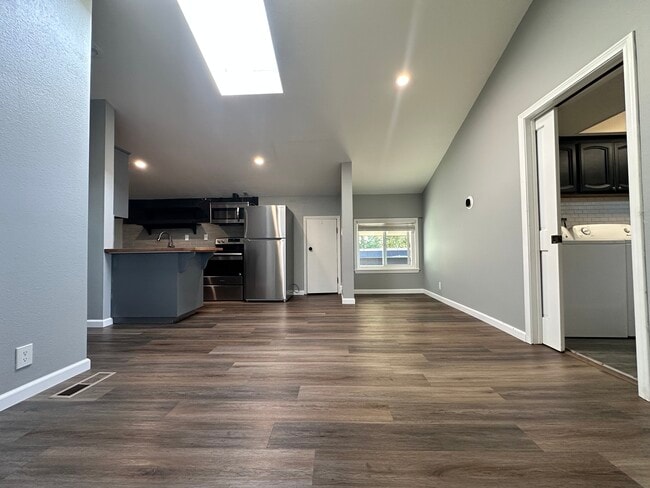 1350 Camino Cristobal, Unit A in Thousand Oaks, CA - Building Photo - Building Photo