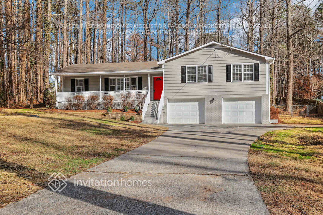 690 Teague Dr NW in Kennesaw, GA - Foto de edificio