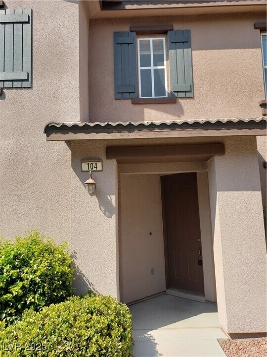 11478 Ogden Mills Dr in Las Vegas, NV - Foto de edificio
