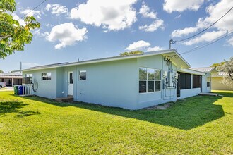 NAS Key West Homes in Key West, FL - Foto de edificio - Building Photo