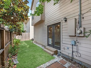 2234 Naomi St in Houston, TX - Building Photo - Building Photo