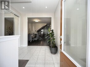 34 Cyclone Trail in Brampton, ON - Building Photo - Building Photo