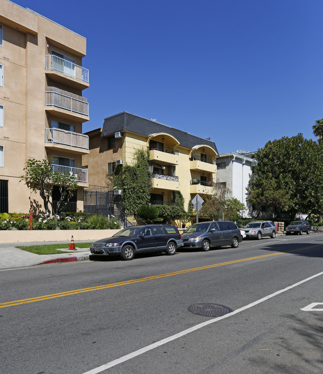 439 S Hobart Blvd in Los Angeles, CA - Foto de edificio - Building Photo