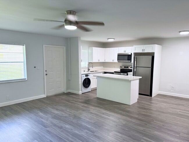 4160 21st St in Lauderdale Lakes, FL - Building Photo - Building Photo