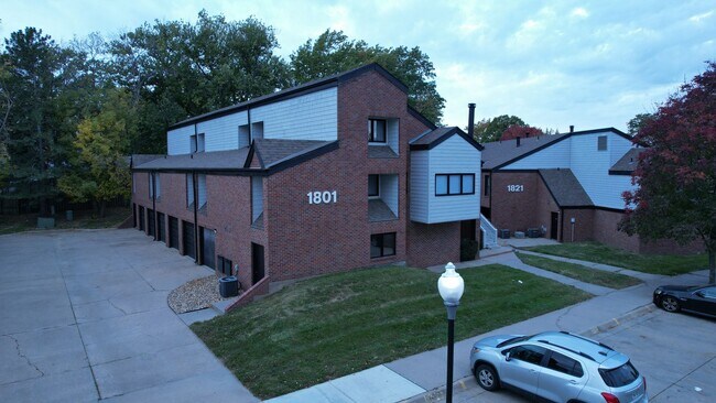 1801 Ridgehaven Ct in Lincoln, NE - Building Photo - Building Photo