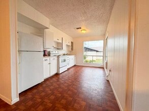 138 Lake Breeze Dr in Buchanan Dam, TX - Building Photo - Building Photo