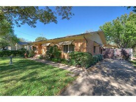 900 Emery St in Denton, TX - Building Photo