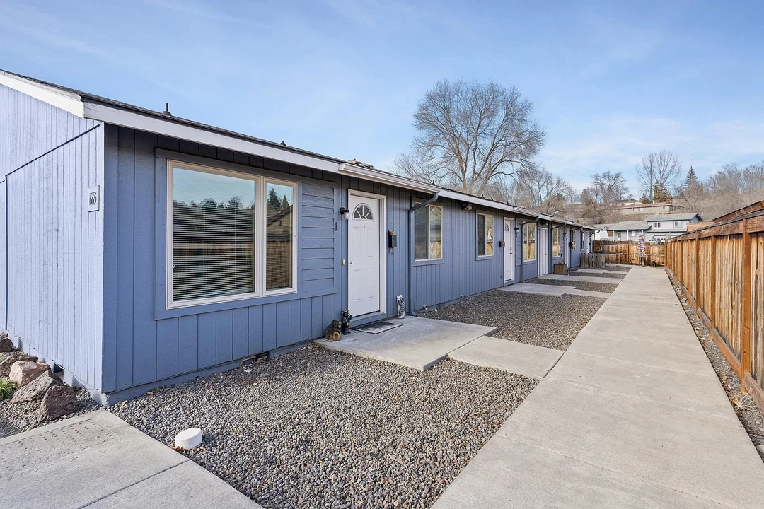 665 NE 7th St in Prineville, OR - Building Photo