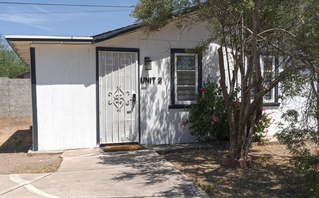 2521 N 11th St, Unit 1 in Phoenix, AZ - Foto de edificio - Building Photo