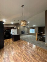 4491 Baraboo St NW in Rochester, MN - Building Photo