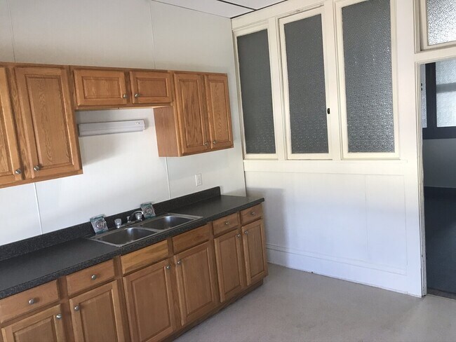 213 N Main St photo'